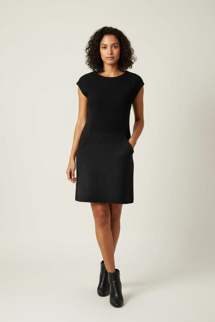 Robe Noire - Taille XS/34 de la marque La Fée Maraboutée | PARAD89351 - Vendu par Paradigme - Image 1