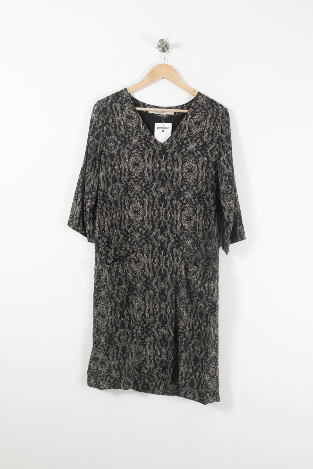 Robe Droite Noire et Beige - Taille S/36 de la marque La Fée Maraboutée | PARAD89476 - Vendu par Paradigme - Image 2