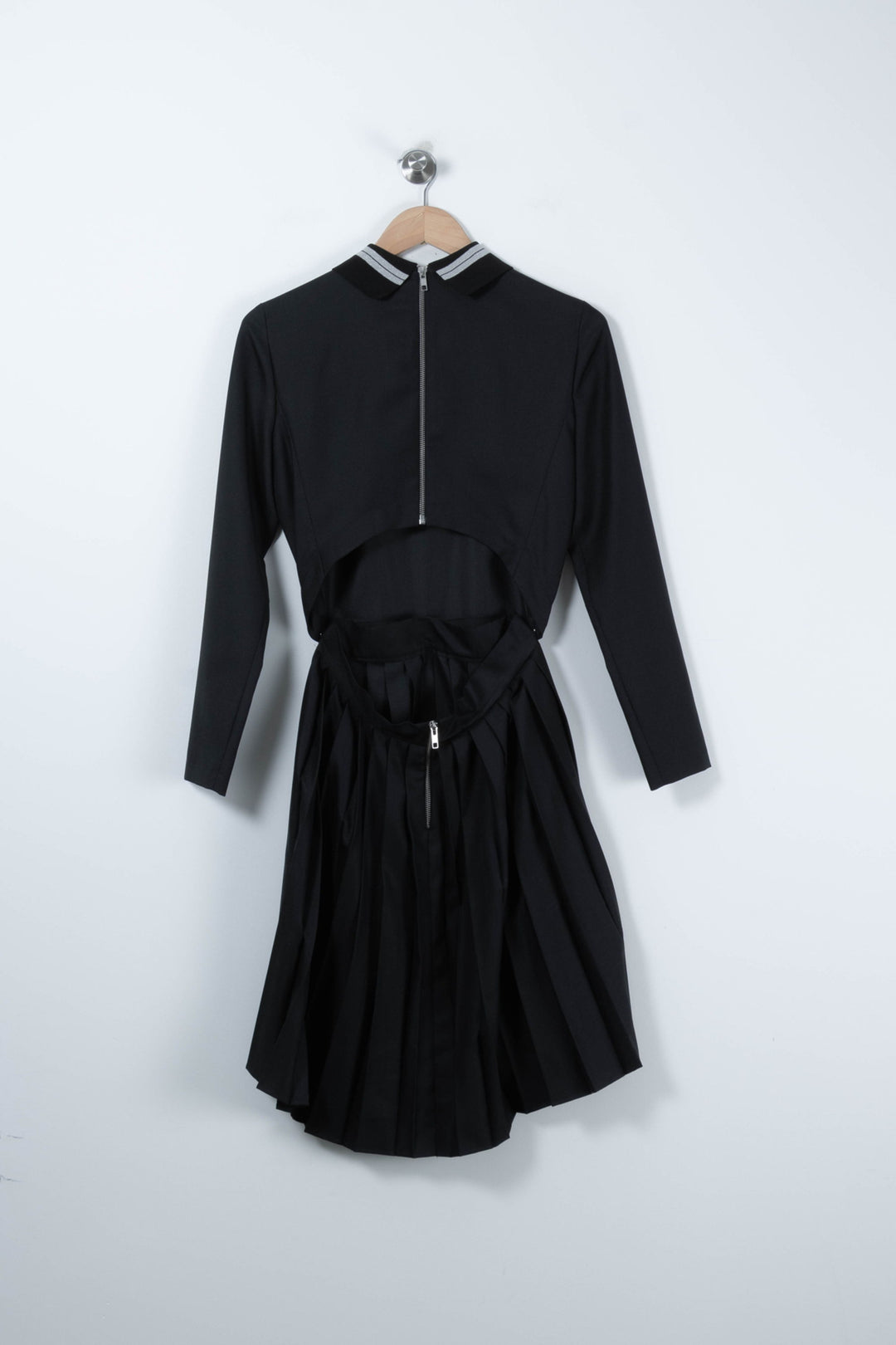 Robe Plissée Noire - Taille S/36 de la marque Maison Kitsuné | PARAD89805 - Vendu par Paradigme - Image 4