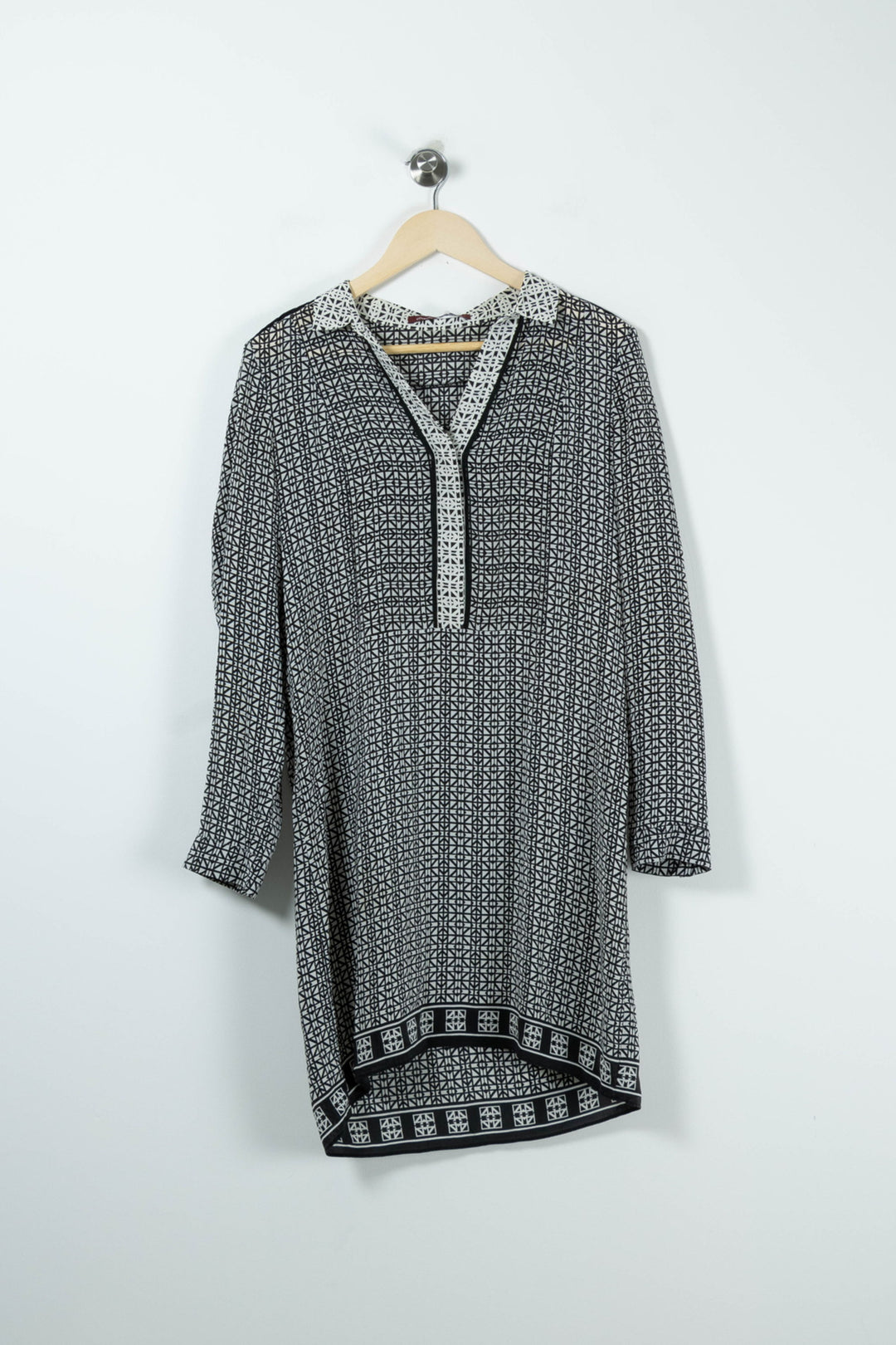 Robe Courte Noire et Blanche - Taille M/38 de la marque Comptoir des Cotonniers | PARAD89862 - Vendu par Paradigme - Image 2