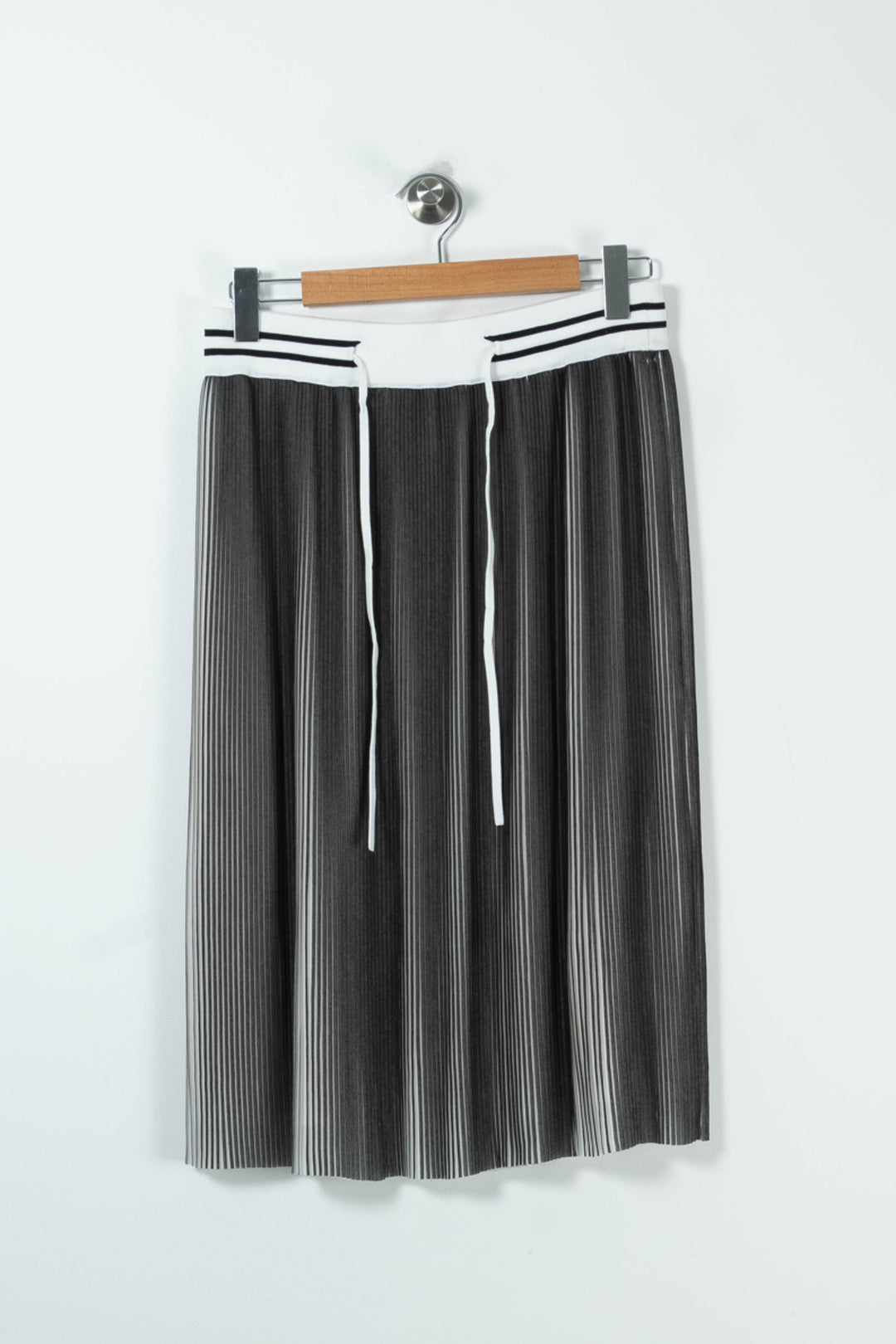 Jupe Plissée Noire et Blanche - Taille M/38 de la marque Comptoir des Cotonniers | PARAD89875 - Vendu par Paradigme - Image 2