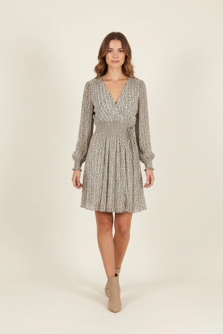 Robe Courte Blanche et Noire - Taille XS/34 de la marque Claudie Pierlot | PARAD90210 - Vendu par Paradigme - Image 1