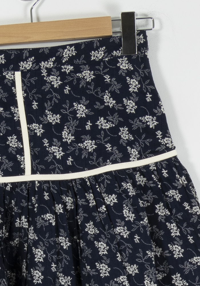 Jupe Fleurie Bleu et Blanche - Taille M/38 de la marque Karl Marc John | PARAD90247 - Vendu par Paradigme - Image 3