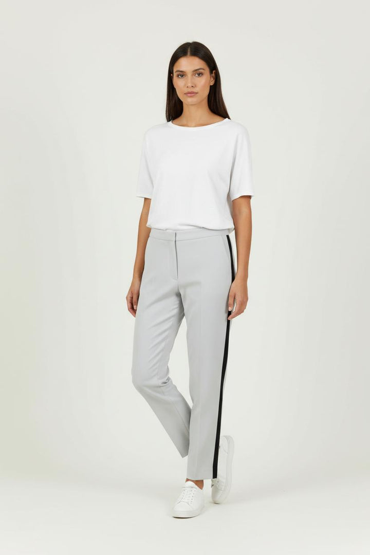Pantalon De Tailleur Blanc et Noir - Taille XL/42 de la marque Maison 123 | PARAD90393 - Vendu par Paradigme - Image 1