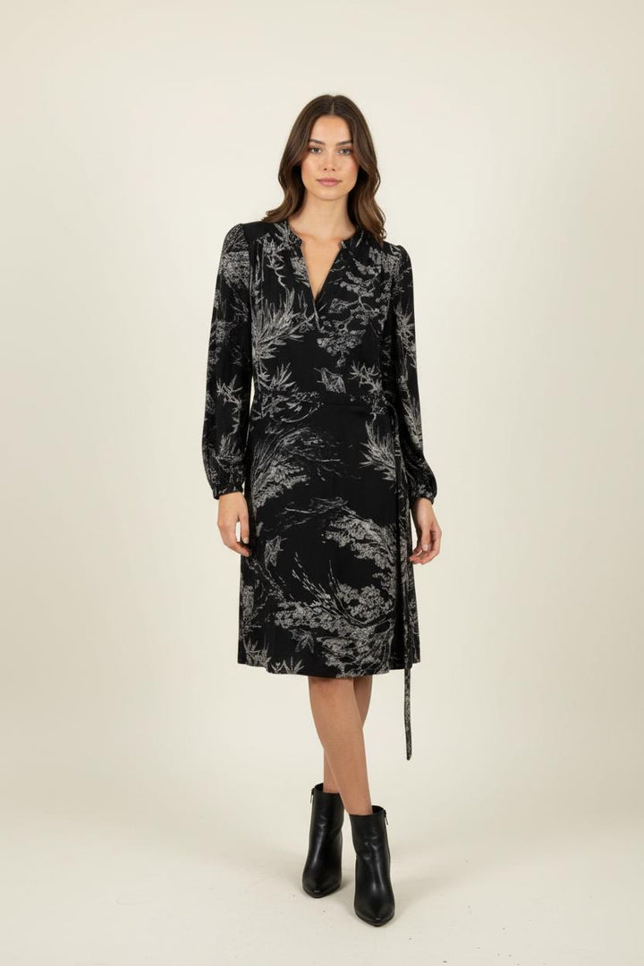Robe Noire et Blanche - Taille M/38 de la marque La Fée Maraboutée | PARAD91029 - Vendu par Paradigme - Image 1