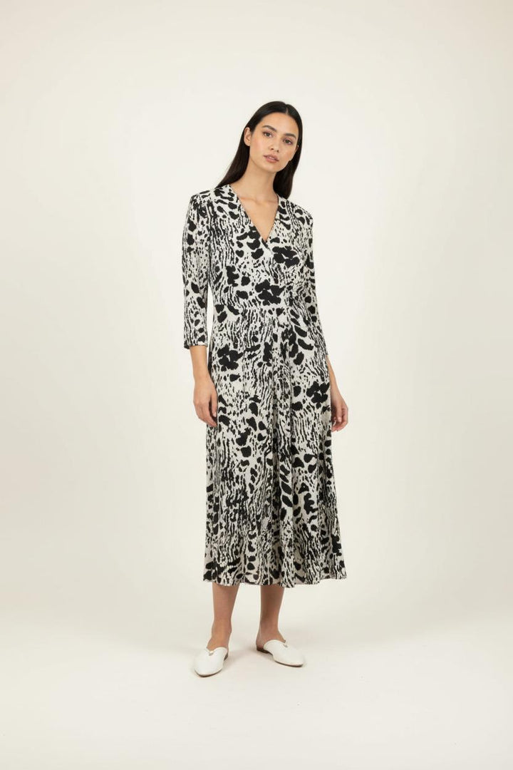 Robe Longue Noire et Blanche - Taille L/40 de la marque ba&sh | PARAD91059 - Vendu par Paradigme - Image 1