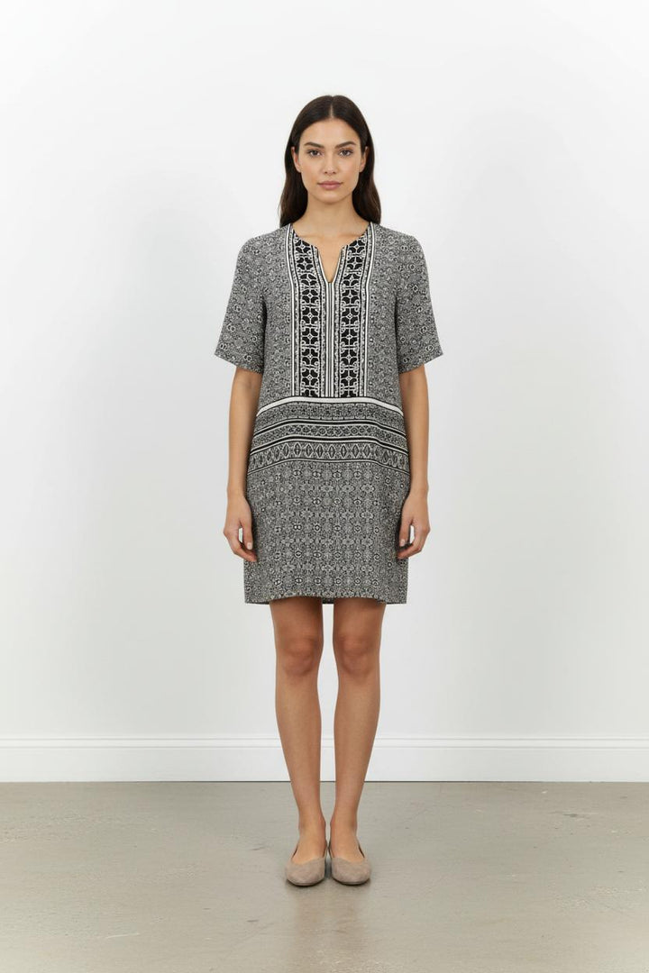 Robe Courte Noire et Blanche - Taille M/38 de la marque Maison 123 | PARAD91600 - Vendu par Paradigme - Image 1