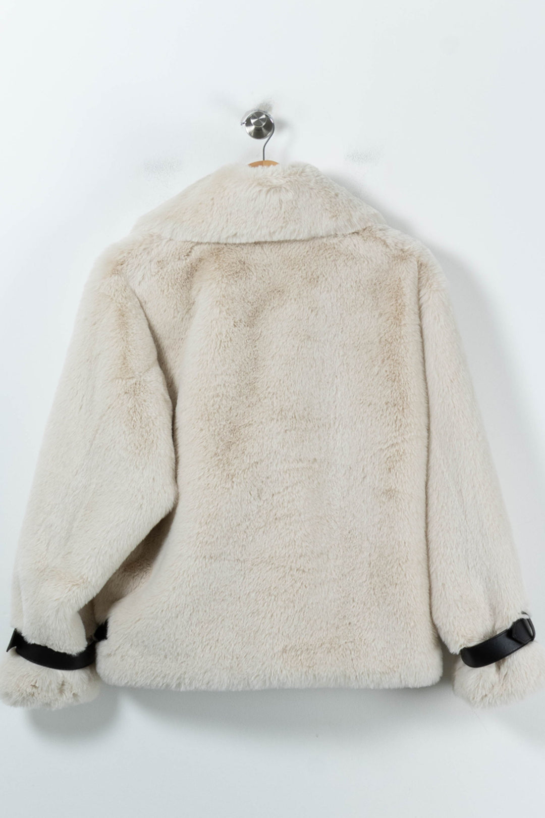 Veste en Fausse Fourrure Blanche et Noire - Taille L/40 de la marque Essentiel Antwerp | PARAD91990 - Vendu par Paradigme - Image 4