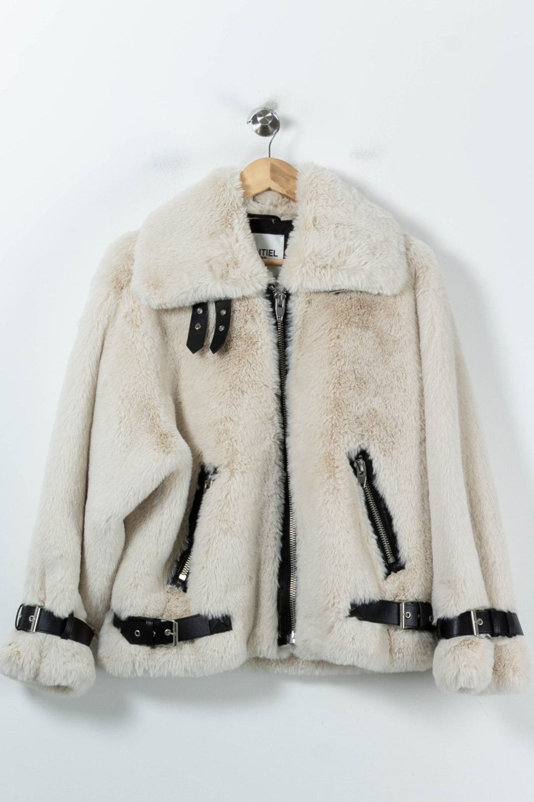 Veste en Fausse Fourrure Blanche et Noire - Taille L/40 de la marque Essentiel Antwerp | PARAD91990 - Vendu par Paradigme - Image 2