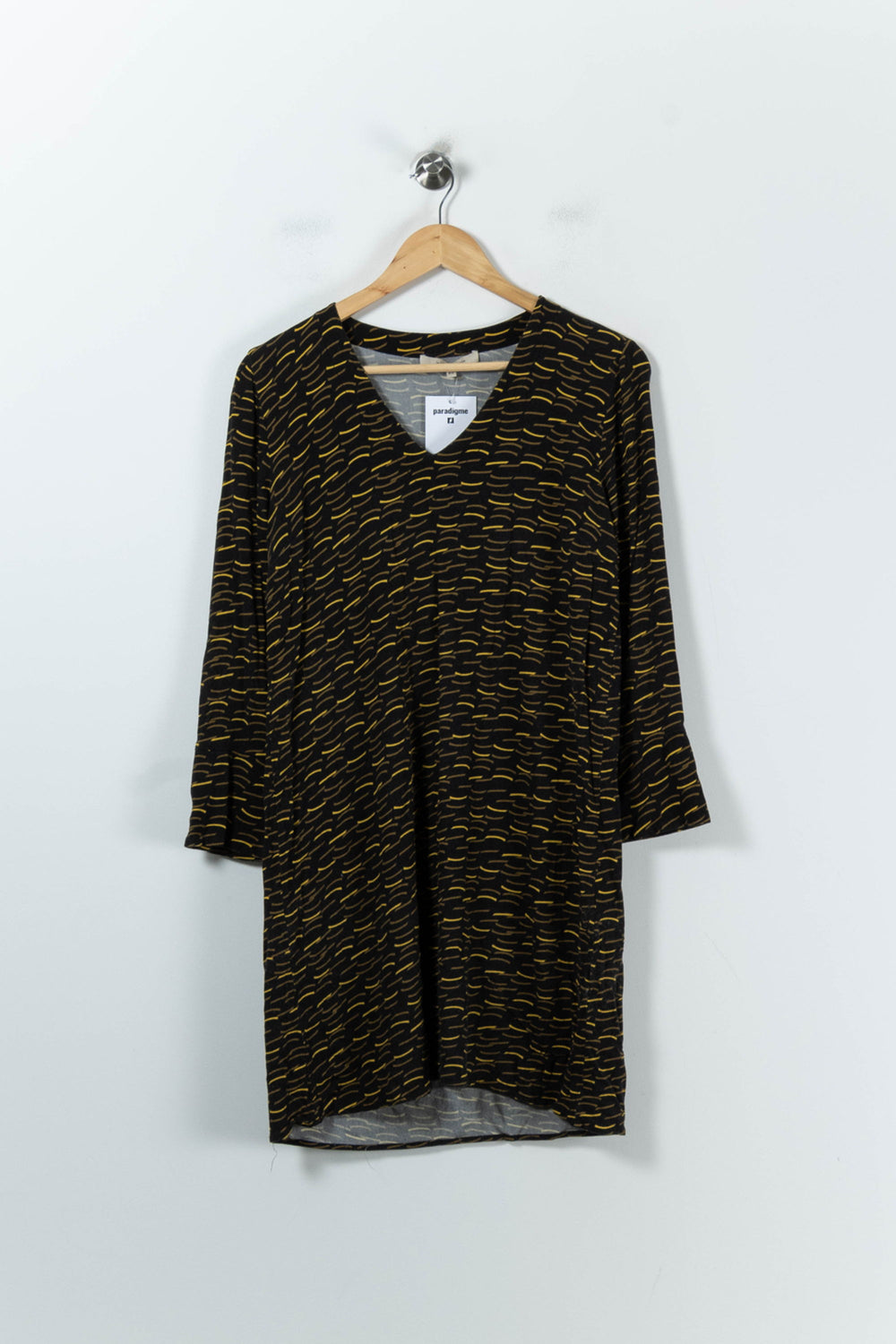 Robe Noire et Jaune - Taille L/40 de la marque La Fée Maraboutée | PARAD92172 - Vendu par Paradigme - Image 2