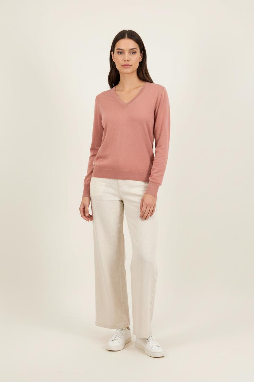 Pull Col V Rose - Taille L/40 de la marque Maison Montagut | PARAD92546 - Vendu par Paradigme - Image 1