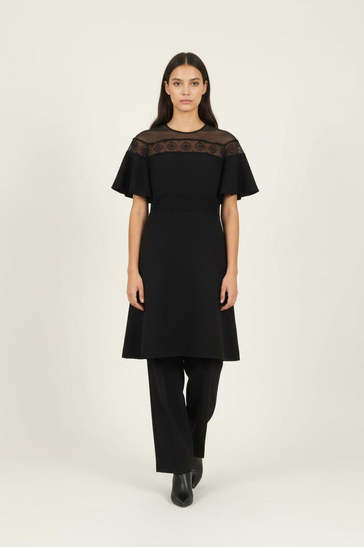 Robe Courte Noire - Taille S/36 de la marque Sandro | PARAD92848 - Vendu par Paradigme - Image 1