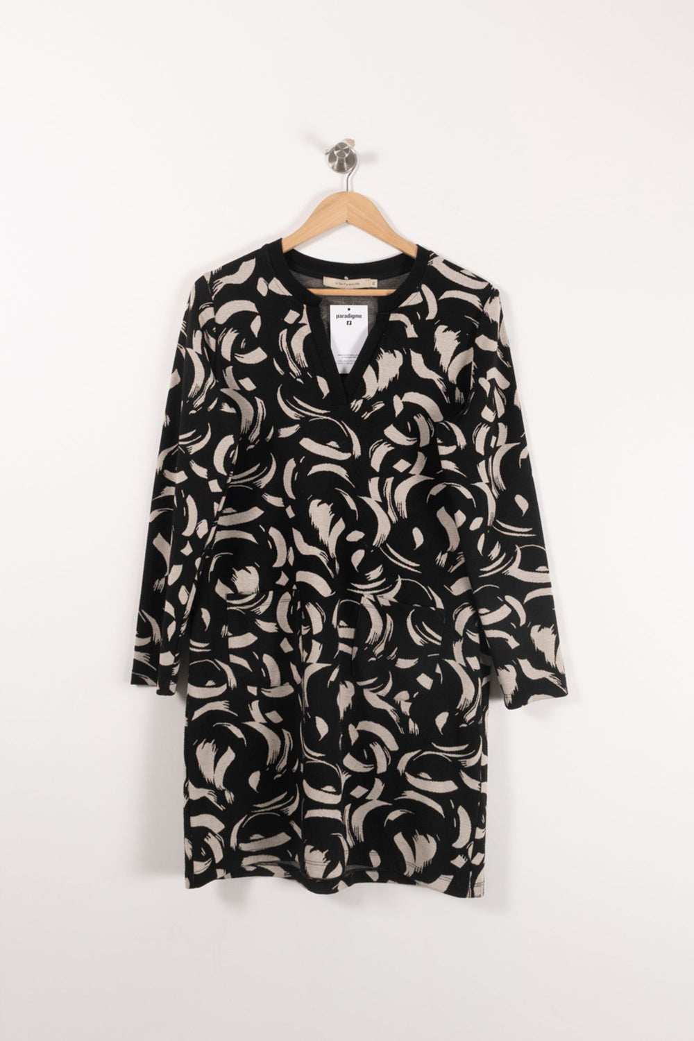 Robe Noire et Beige - Taille XL/42 de la marque La Fée Maraboutée | PARAD93177 - Vendu par Paradigme - Image 2