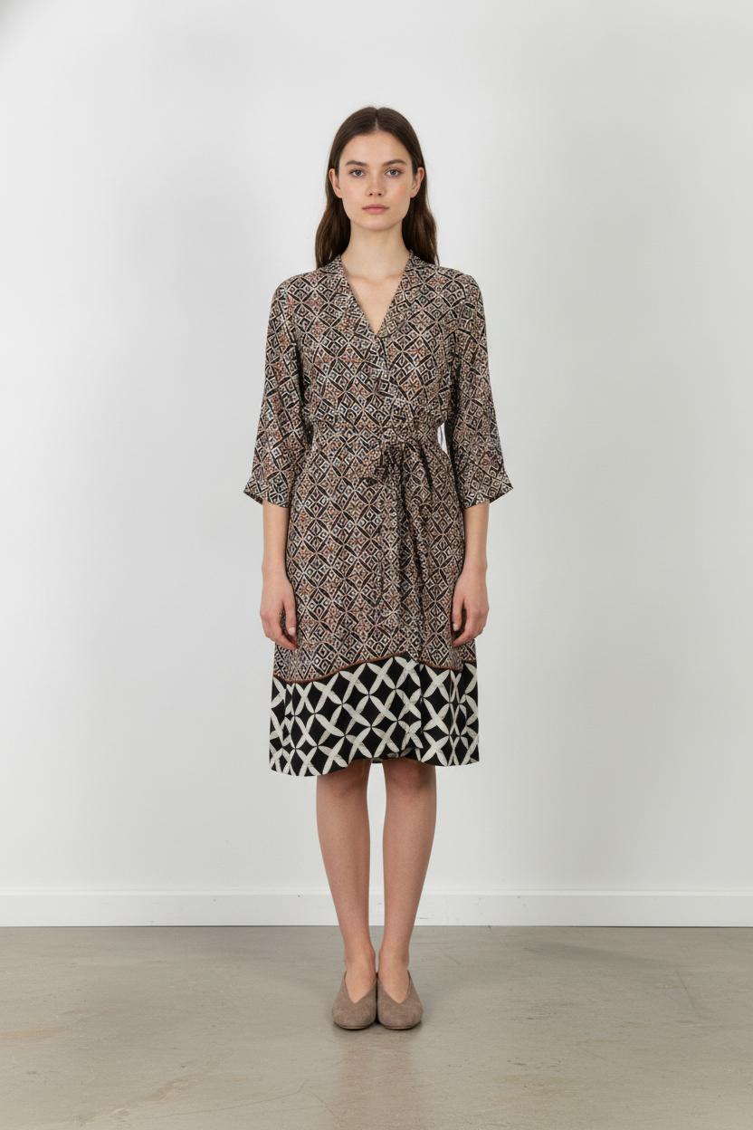 Robe Noire et Blanche - Taille XXL/44 de la marque La Fée Maraboutée | PARAD93420 - Vendu par Paradigme - Image 1