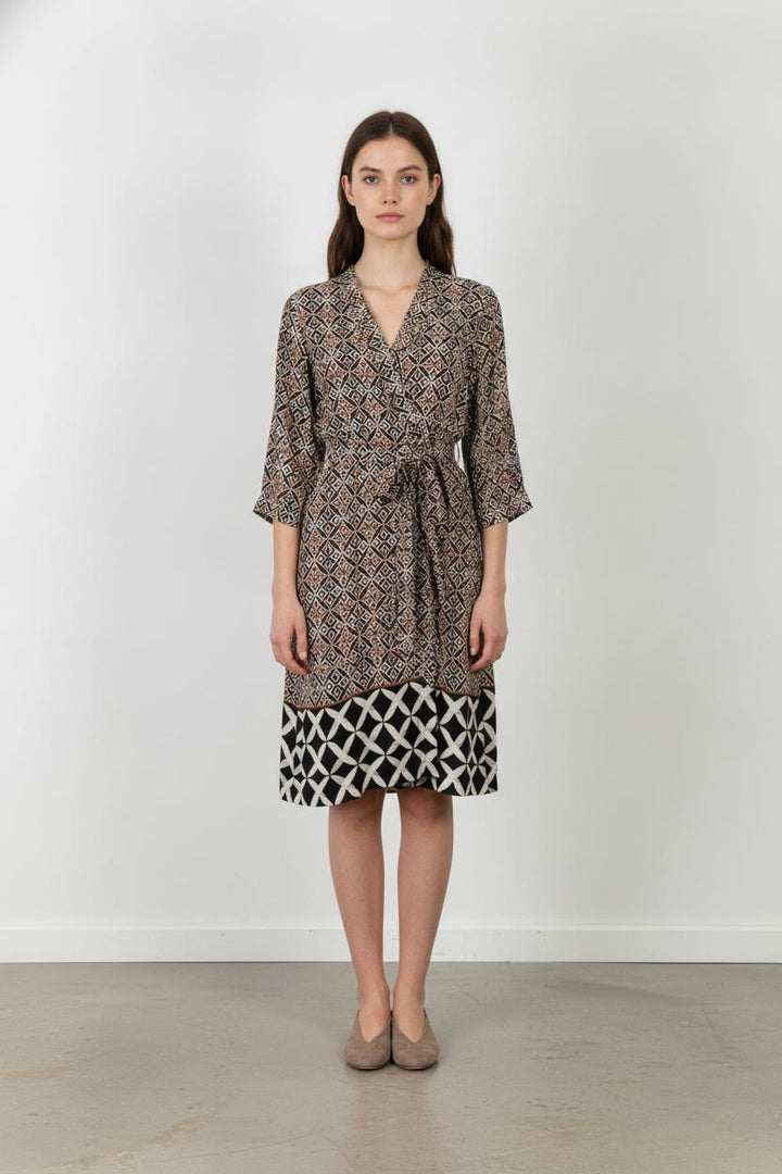 Robe Noire et Blanche - Taille XXL/44 de la marque La Fée Maraboutée | PARAD93420 - Vendu par Paradigme - Image 1