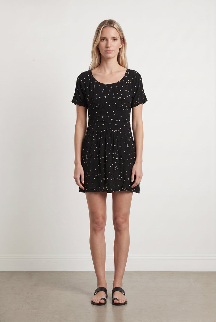 Robe Courte Noire et Blanche - Taille M/38 de la marque Comptoir des Cotonniers | PARAD93704 - Vendu par Paradigme - Image 1