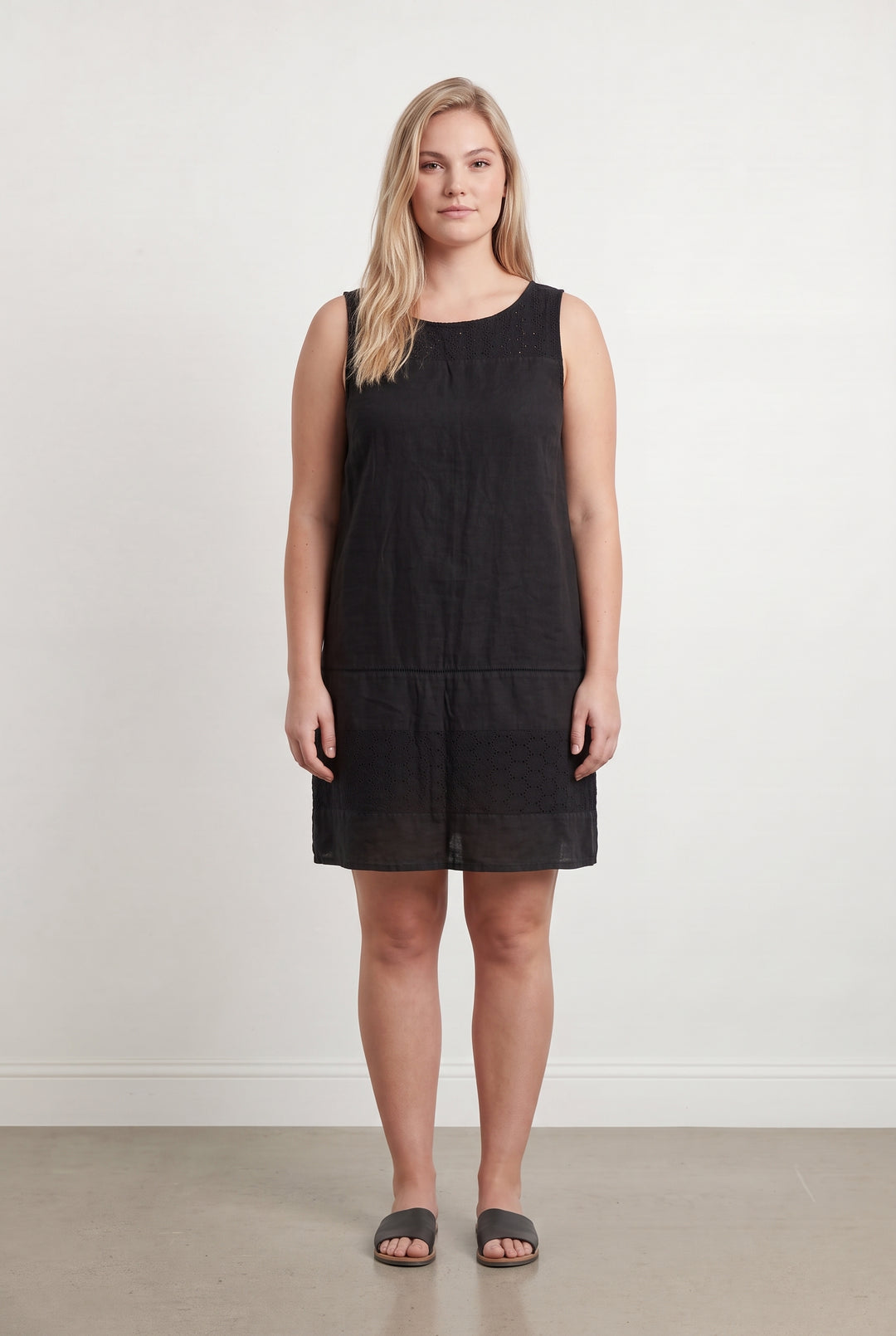 Robe Noire - Taille XXL/44 de la marque La Fée Maraboutée | PARAD93709 - Vendu par Paradigme - Image 1
