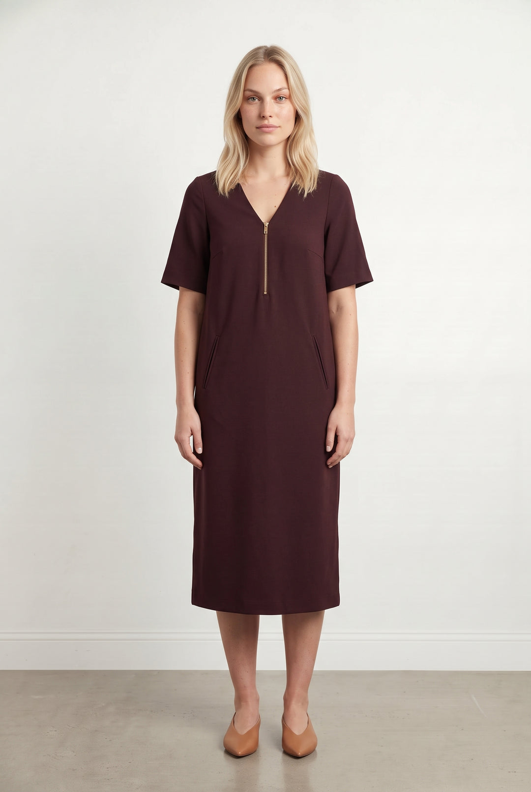 Robe Droite Bordeaux - Taille L/40 de la marque Maison 123 | PARAD94026 - Vendu par Paradigme - Image 1