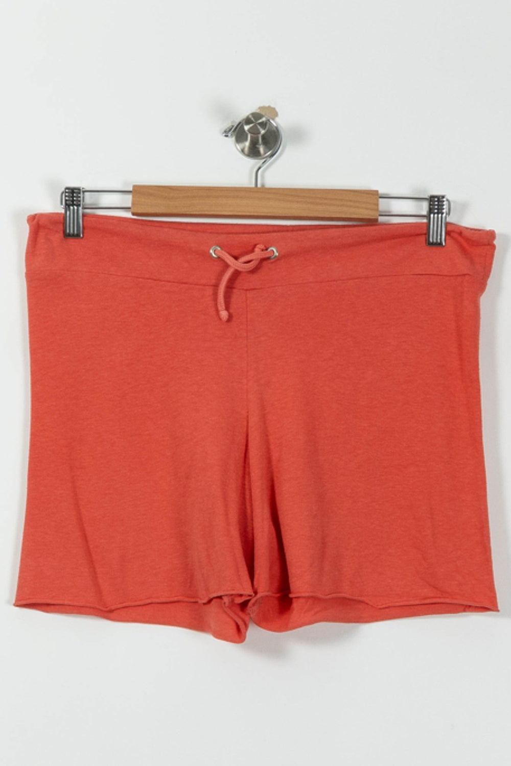 Short Rouge - Taille M/38 de la marque American Vintage | PARAD94124 - Vendu par Paradigme - Image 2