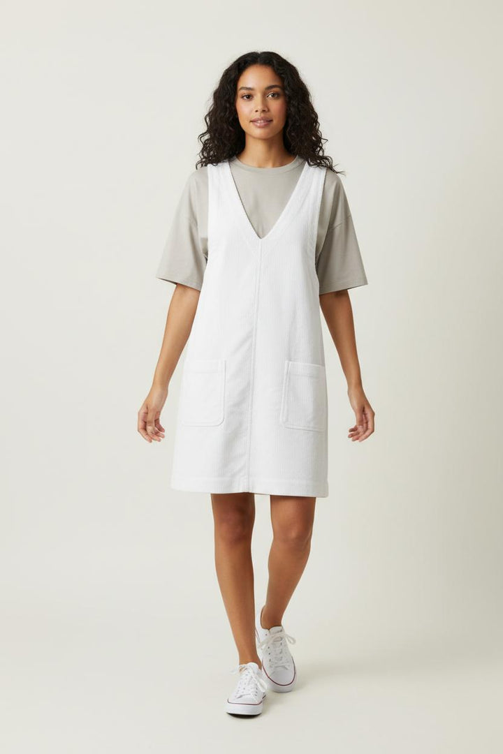 Robe Chasuble Blanche - Taille L/40 de la marque La Fée Maraboutée | PARAD94416 - Vendu par Paradigme - Image 1
