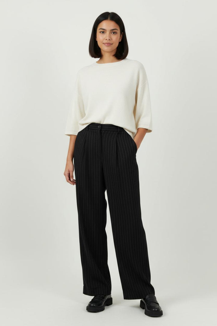 Pantalon Noir à Rayures - Taille M/38 de la marque Laura Laval | PARAD9494 - Vendu par Paradigme - Image 1