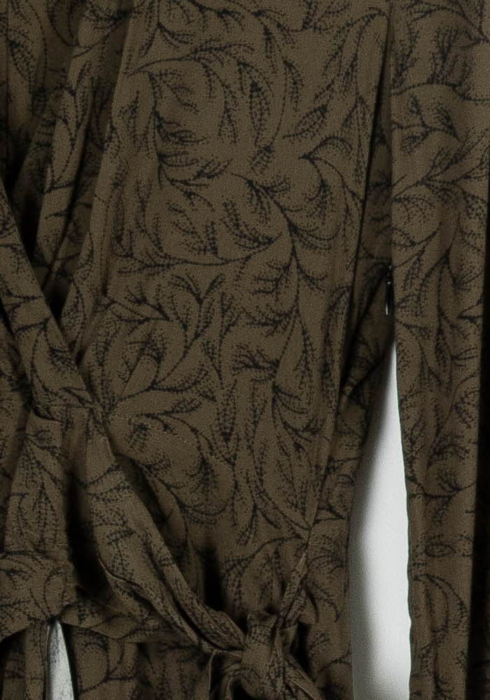 Robe Portefeuille Verte - Taille M/38 de la marque La Fée Maraboutée | PARAD95798 - Vendu par Paradigme - Image 3
