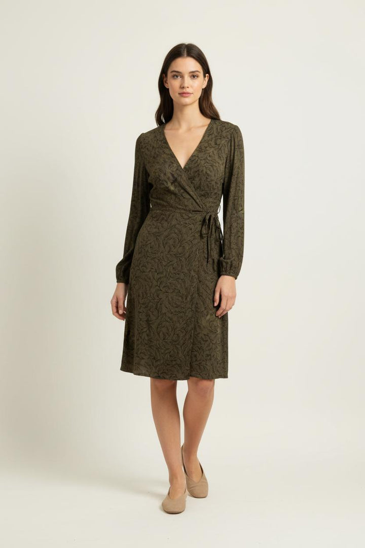 Robe Portefeuille Verte - Taille M/38 de la marque La Fée Maraboutée | PARAD95798 - Vendu par Paradigme - Image 1