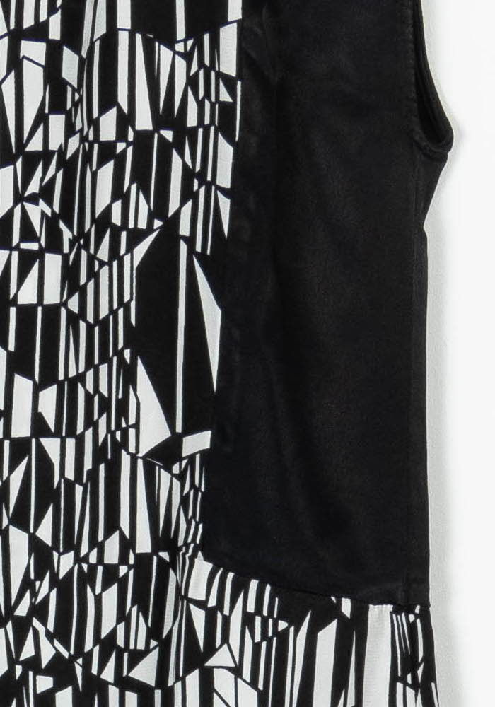 Robe Courte Noire et Blanche - Taille M/38 de la marque Sandro | PARAD95856 - Vendu par Paradigme - Image 3
