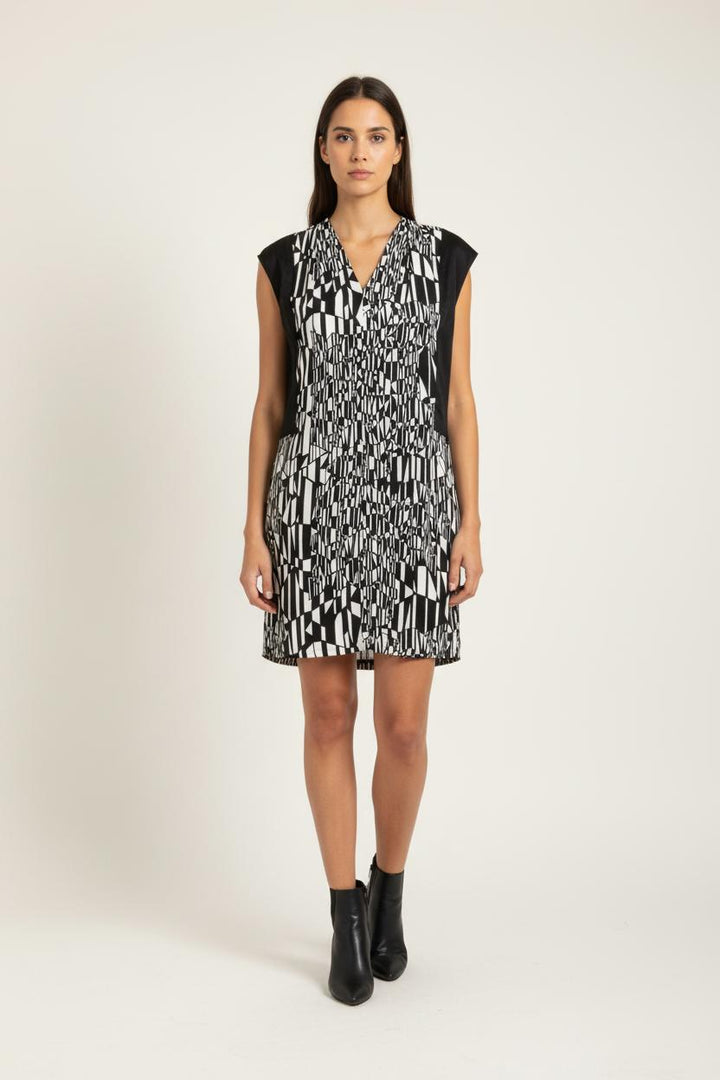 Robe Courte Noire et Blanche - Taille M/38 de la marque Sandro | PARAD95856 - Vendu par Paradigme - Image 1