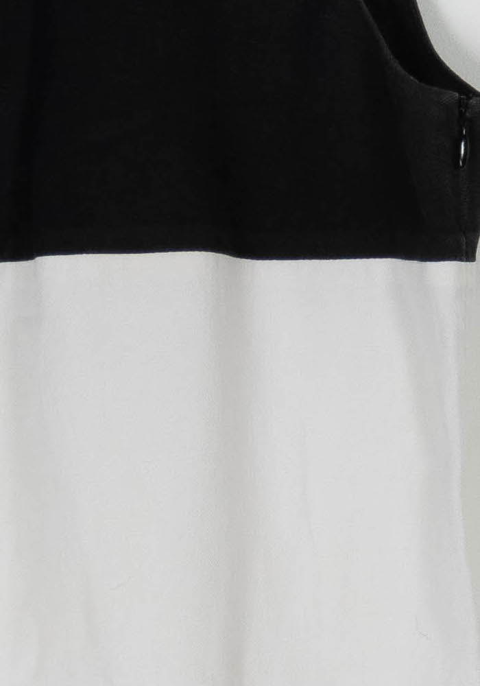 Robe Courte Noire et Blanche - Taille M/38 de la marque Agnès b. | PARAD97441 - Vendu par Paradigme - Image 3
