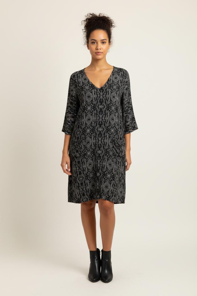 Robe Noire et Grise - Taille M/38 de la marque La Fée Maraboutée | PARAD97483 - Vendu par Paradigme - Image 1