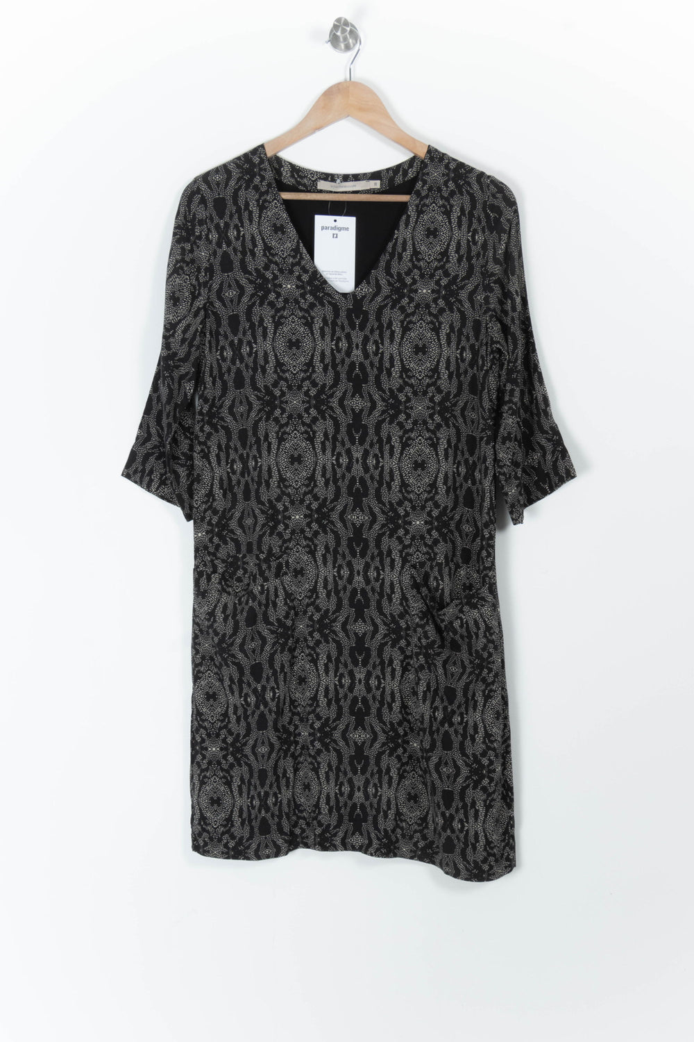 Robe Noire et Grise - Taille M/38 de la marque La Fée Maraboutée | PARAD97483 - Vendu par Paradigme - Image 2
