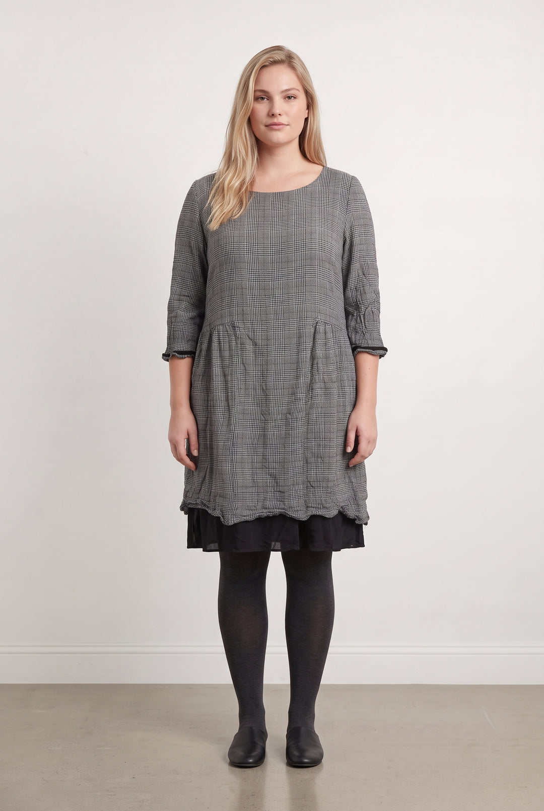 Robe Grise et Noire - Taille XL/42 de la marque La Fée Maraboutée | PARAD98399 - Vendu par Paradigme - Image 1