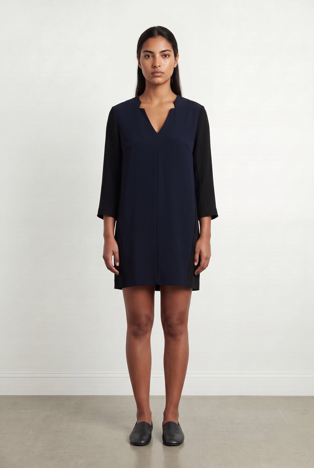Robe Courte Noire et Bleu Marine - Taille L/40 de la marque The Kooples | PARAD98601 - Vendu par Paradigme - Image 1