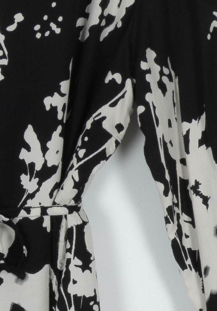 Robe Noire et Blanche - Taille L/40 de la marque La Fée Maraboutée | PARAD98896 - Vendu par Paradigme - Image 3