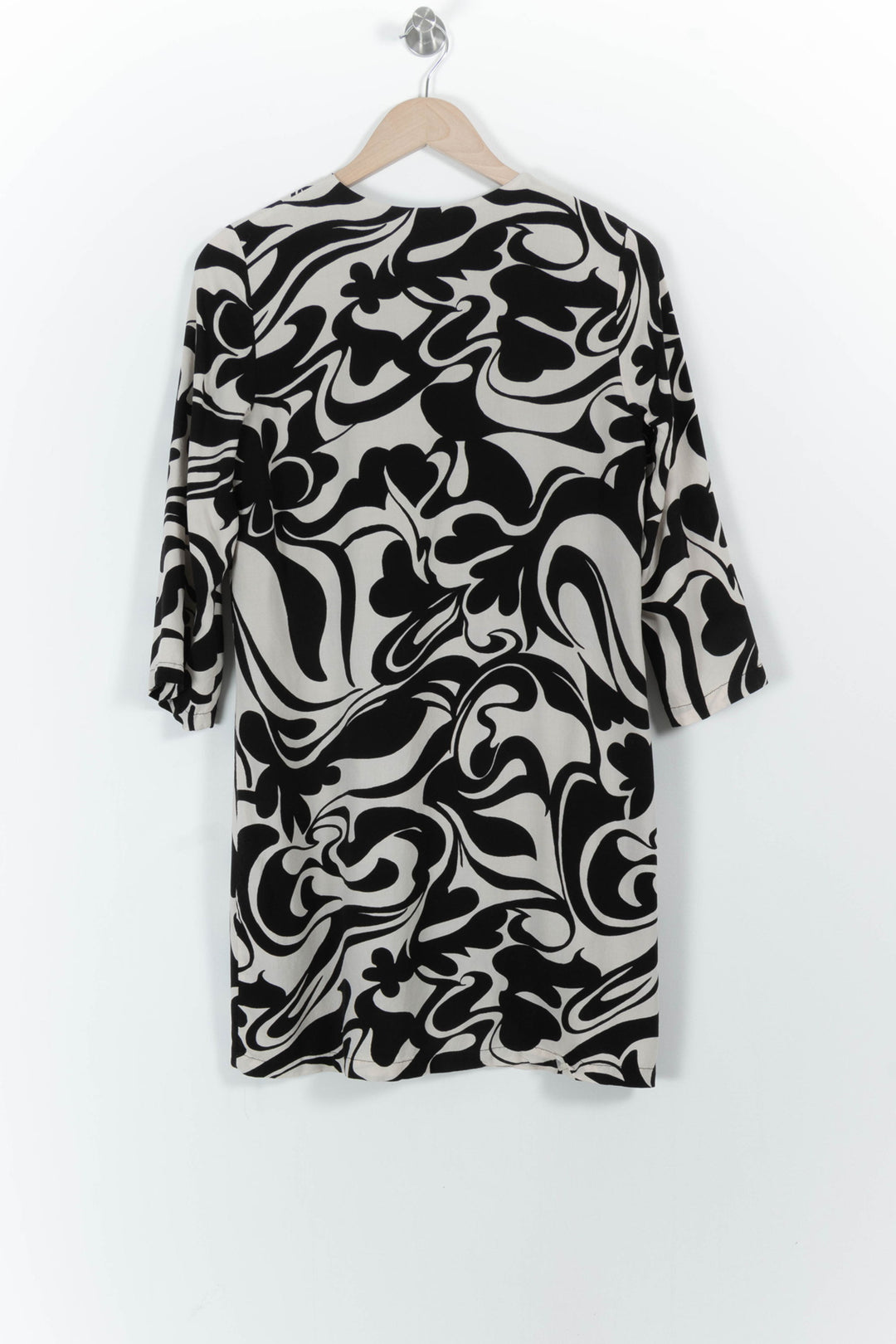 Robe Noire et Blanche - Taille L/40 de la marque La Fée Maraboutée | PARAD99012 - Vendu par Paradigme - Image 4