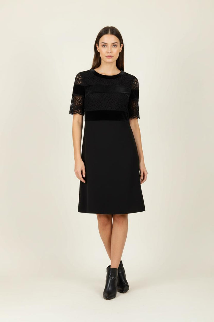 Robe en dentelle noire - Taille S/36 de la marque Maison 123 | PARAD99122 - Vendu par Paradigme - Image 1