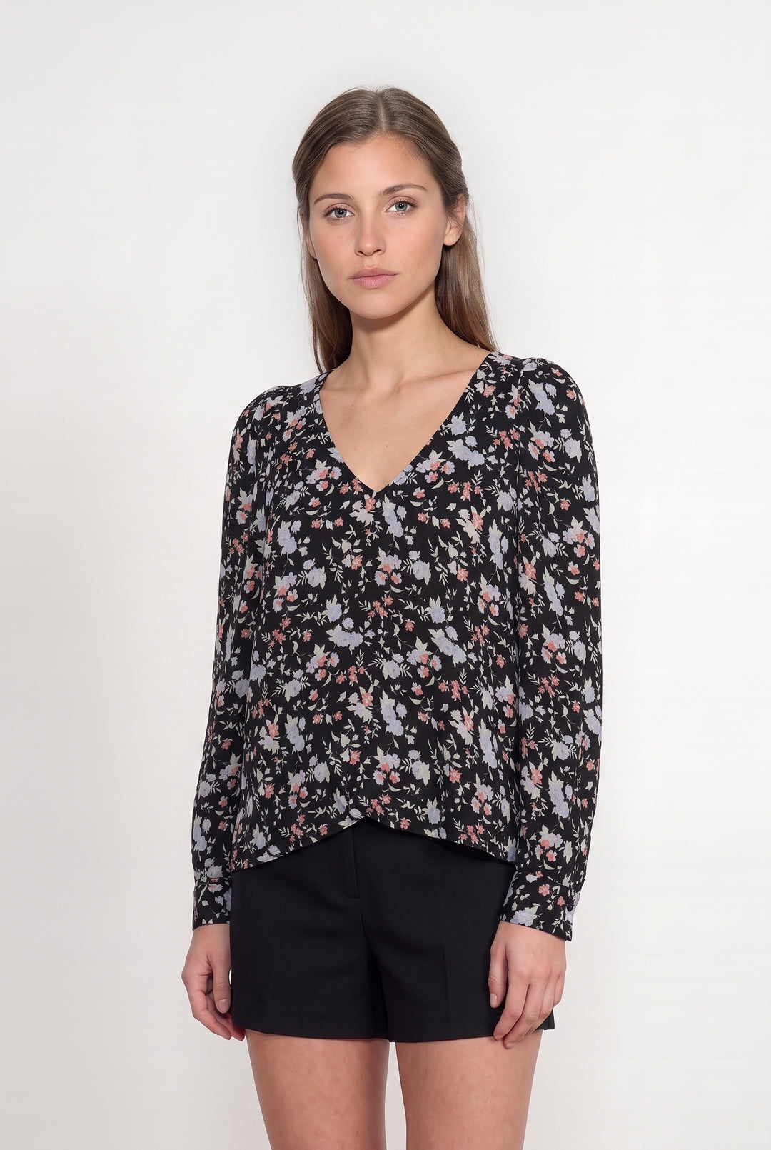 Blouse Noire à Fleurs Multicolores - Taille S/36 de la marque Claudie Pierlot | PARAD99769 - Vendu par Paradigme - Image 1