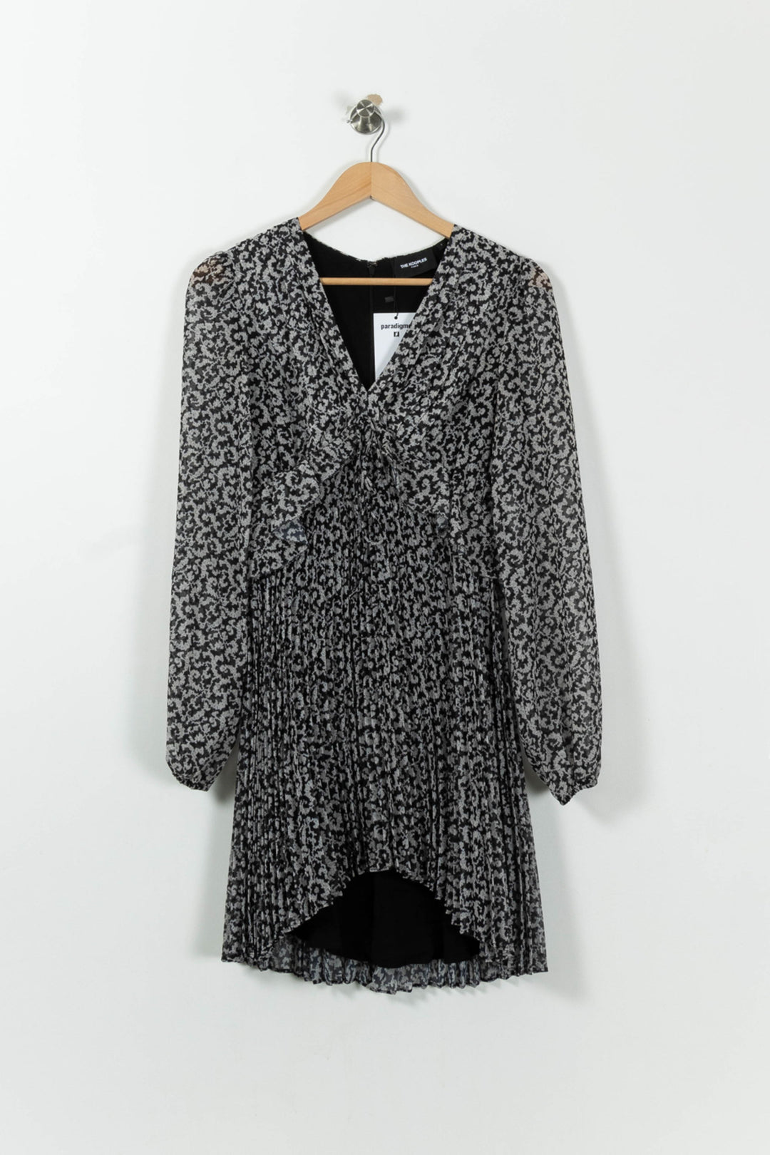 Robe Plissée Noire et Grise - Taille S/36 de la marque The Kooples | PLY0732 - Vendu par Paradigme - Image 2