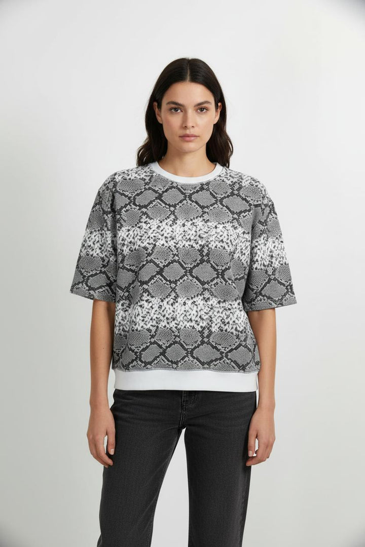 T-shirt épais gris crocodile - Taille M/38 de la marque Sandro | PLY1085 - Vendu par Paradigme - Image 1
