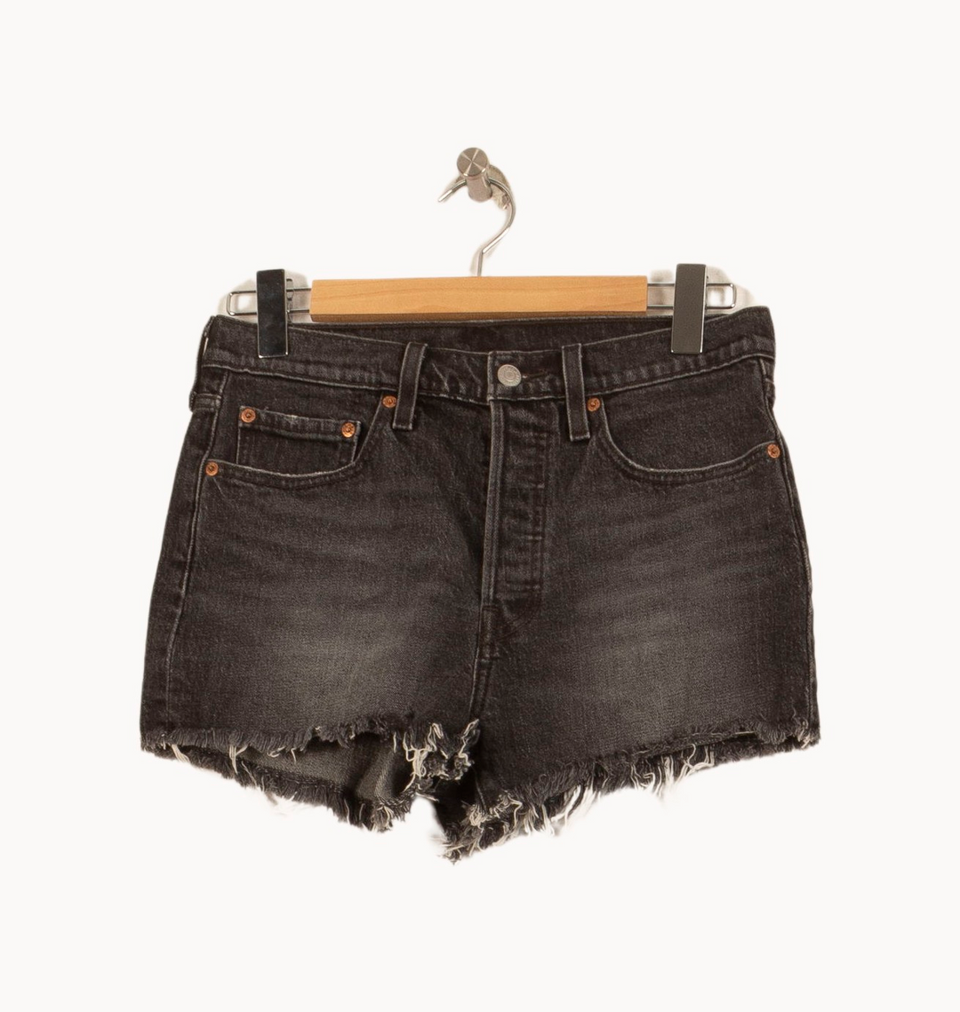 Short en Jean Noir - Taille M/38 de la marque Levi's | RVLI1289 - Vendu par Paradigme - Image 2