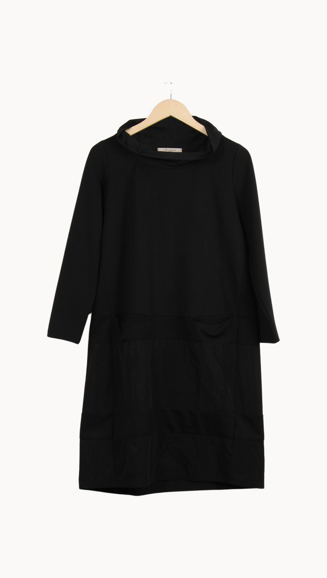 Robe Noire - Taille M/38 de la marque La Fée Maraboutée | PARAD67316 - Vendu par Paradigme - Image 4