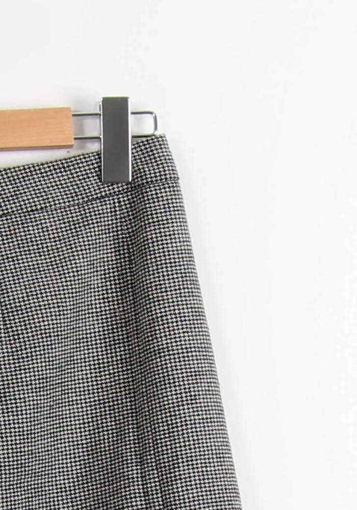 Jupe Courte Noire et Blanche - Taille M/38 de la marque The Kooples | PARAD65187 - Vendu par Paradigme - Image 3