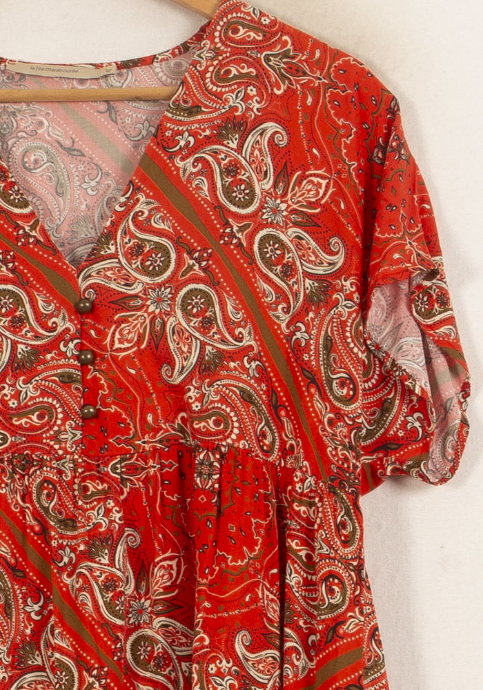 Robe Rouge et Beige - Taille XL/42 de la marque La Fée Maraboutée | PARAD64946 - Vendu par Paradigme - Image 3