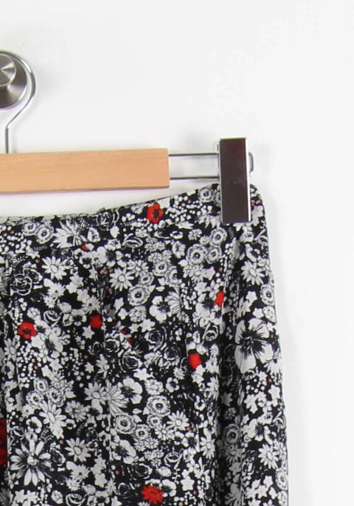 Jupe Plissée Noire et Blanche à Fleurs Rouges - Taille S/36 de la marque Zadig&Voltaire | PARAD65055 - Vendu par Paradigme - Image 3