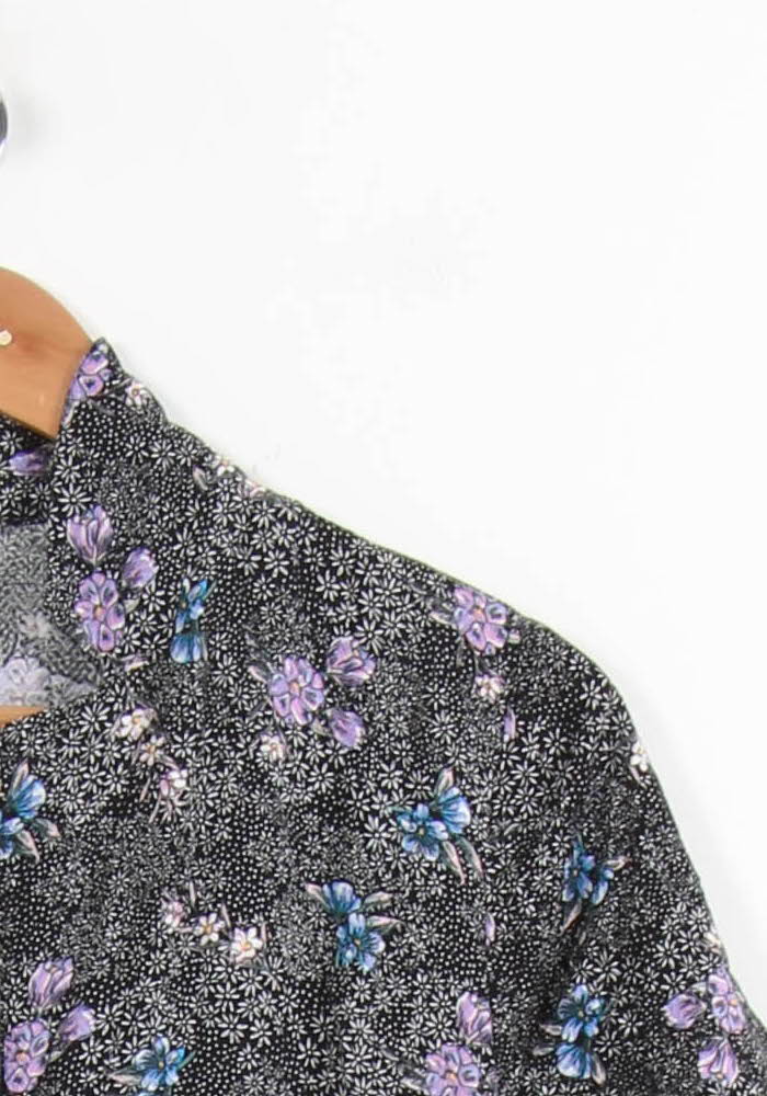 Combinaison Noire à Fleurs Violettes et Bleues - Taille S/36 de la marque Karl Marc John | PARAD53044 - Vendu par Paradigme - Image 3
