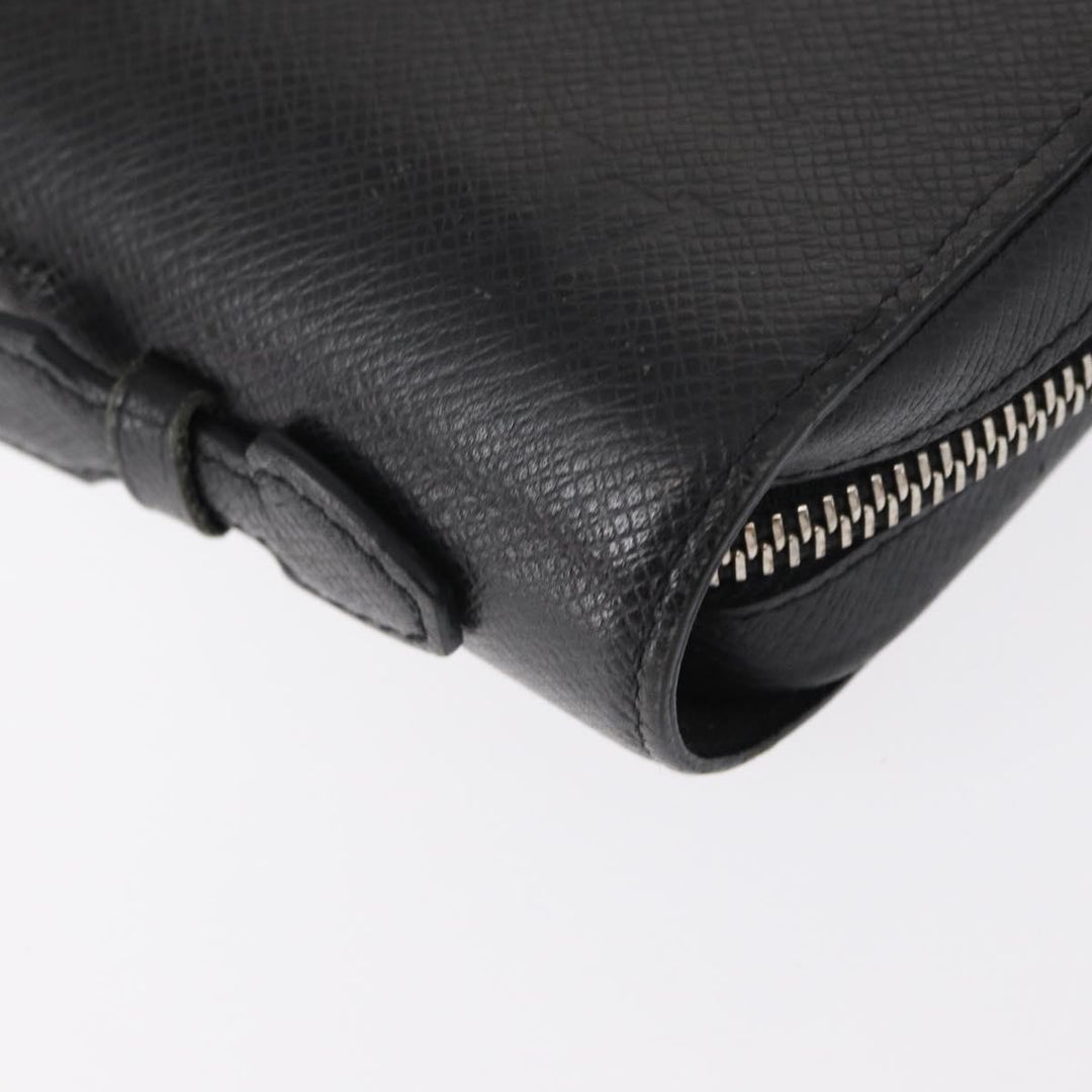 Louis Vuitton Zippy XL Taiga Leather