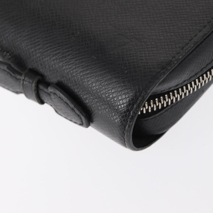 Louis Vuitton Zippy XL Taiga Leather