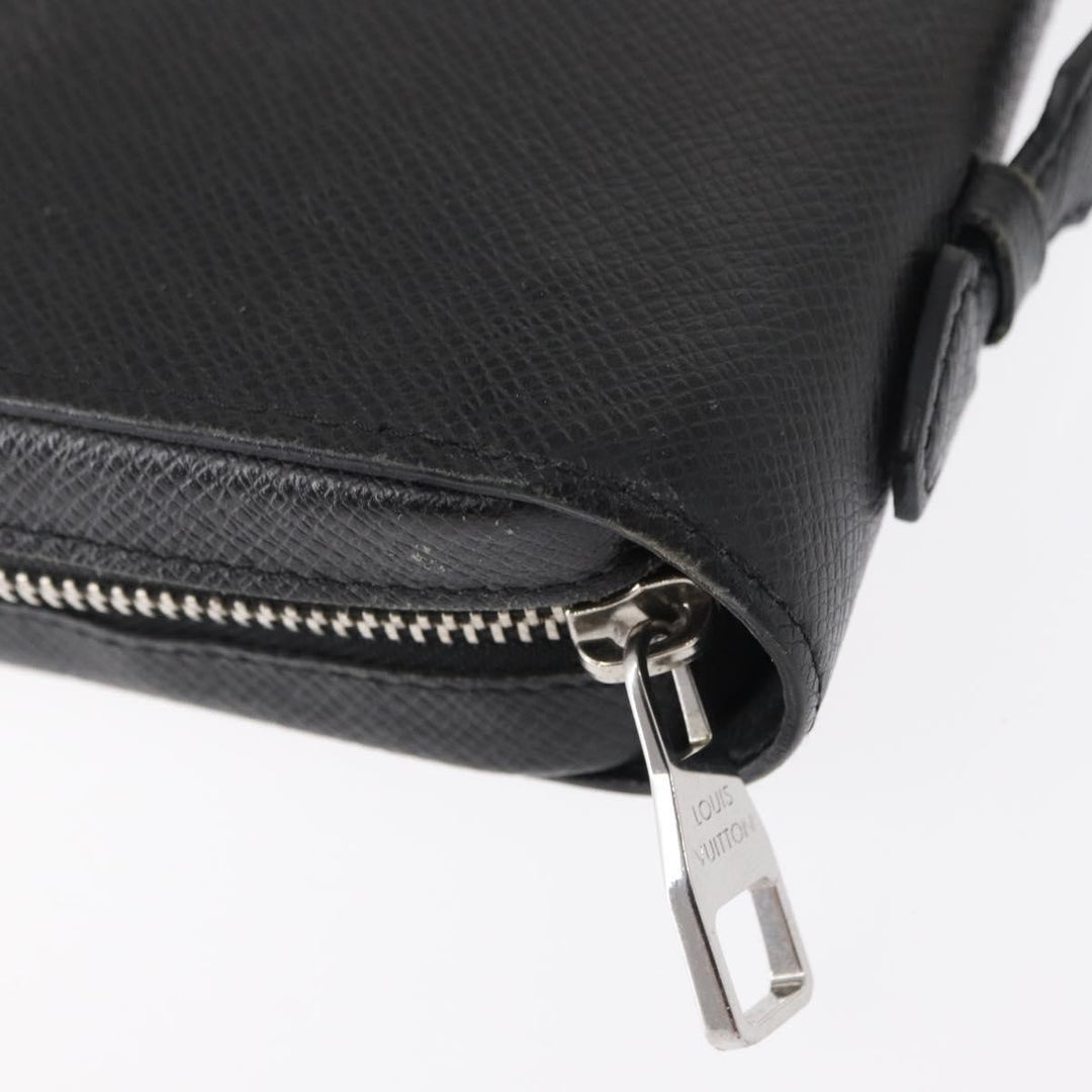 Louis Vuitton Zippy XL Taiga Leather