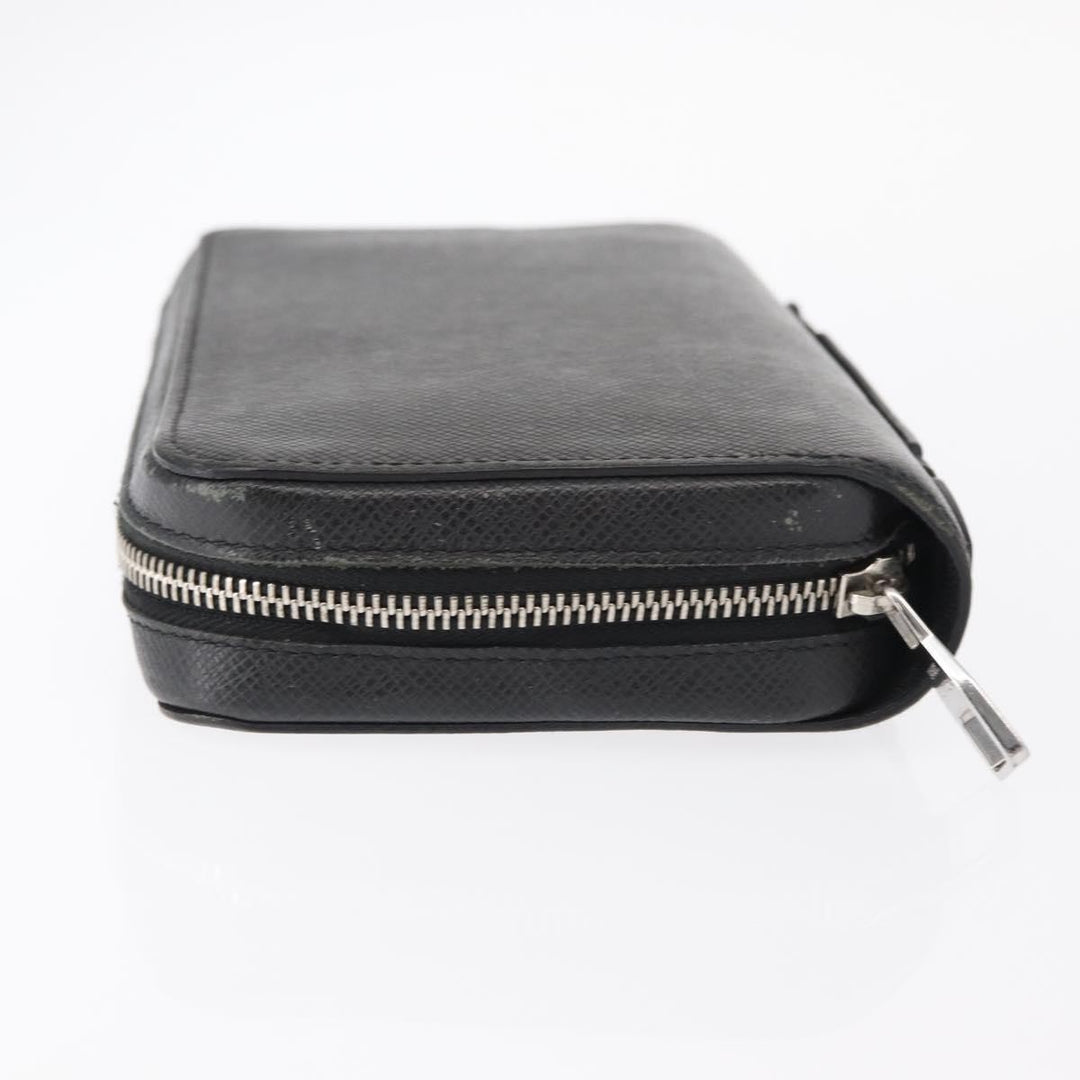 Louis Vuitton Zippy XL Taiga Leather